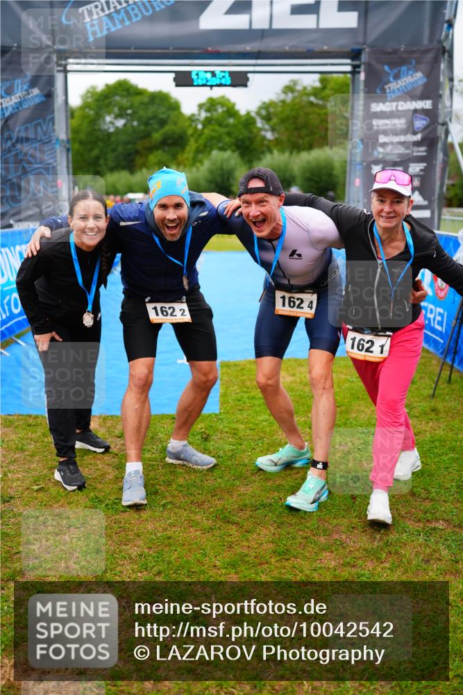 30.08.2026 - Elbe Triathlon Hamburg LAZAROV Photography http://msf.ph/oto/10042542 30.08.2026 16:28:44 Ziel  meine-sportfotos.de