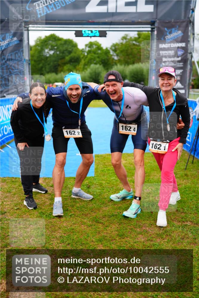 30.08.2026 - Elbe Triathlon Hamburg LAZAROV Photography http://msf.ph/oto/10042555 30.08.2026 16:28:44 Ziel  meine-sportfotos.de