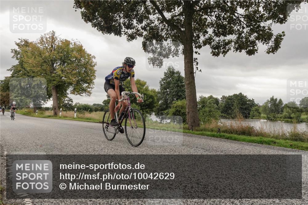 30.08.2026 - Elbe Triathlon Hamburg Michael Burmester http://msf.ph/oto/10042629 30.08.2026 09:14:47 Radfahren 211, 260, 414, 425, 438, 532, 534 meine-sportfotos.de