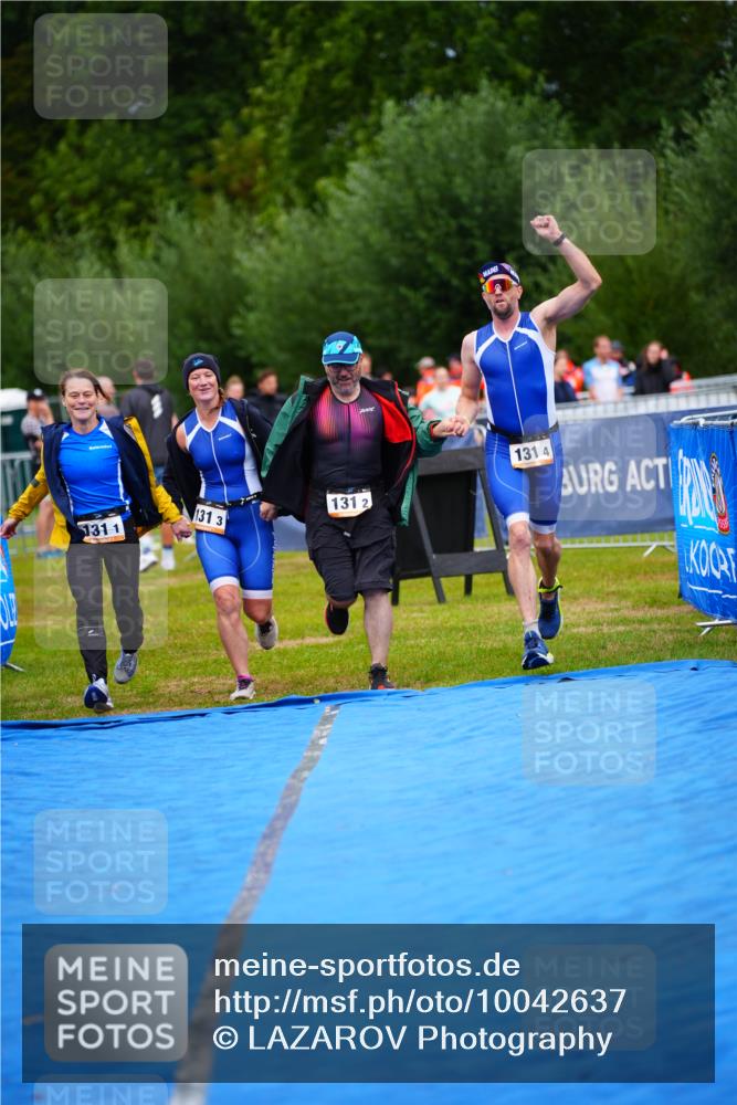 30.08.2026 - Elbe Triathlon Hamburg LAZAROV Photography http://msf.ph/oto/10042637 30.08.2026 16:30:23 Ziel  meine-sportfotos.de