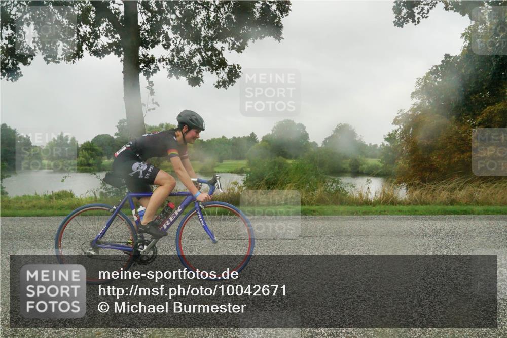 30.08.2026 - Elbe Triathlon Hamburg Michael Burmester http://msf.ph/oto/10042671 30.08.2026 08:53:59 Radfahren 197, 356, 390 meine-sportfotos.de