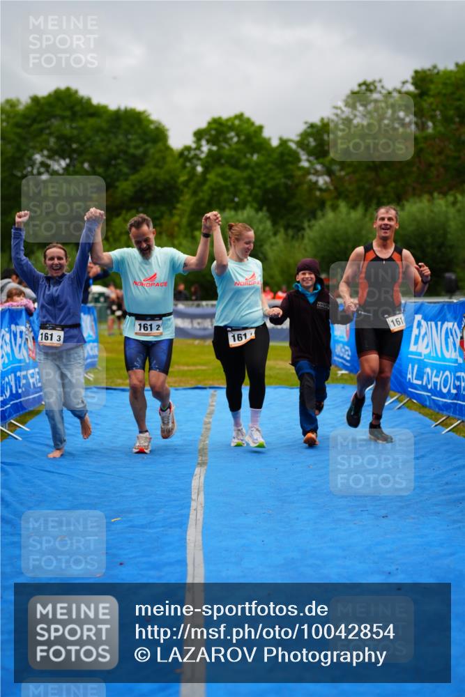 30.08.2026 - Elbe Triathlon Hamburg LAZAROV Photography http://msf.ph/oto/10042854 30.08.2026 16:31:12 Ziel  meine-sportfotos.de