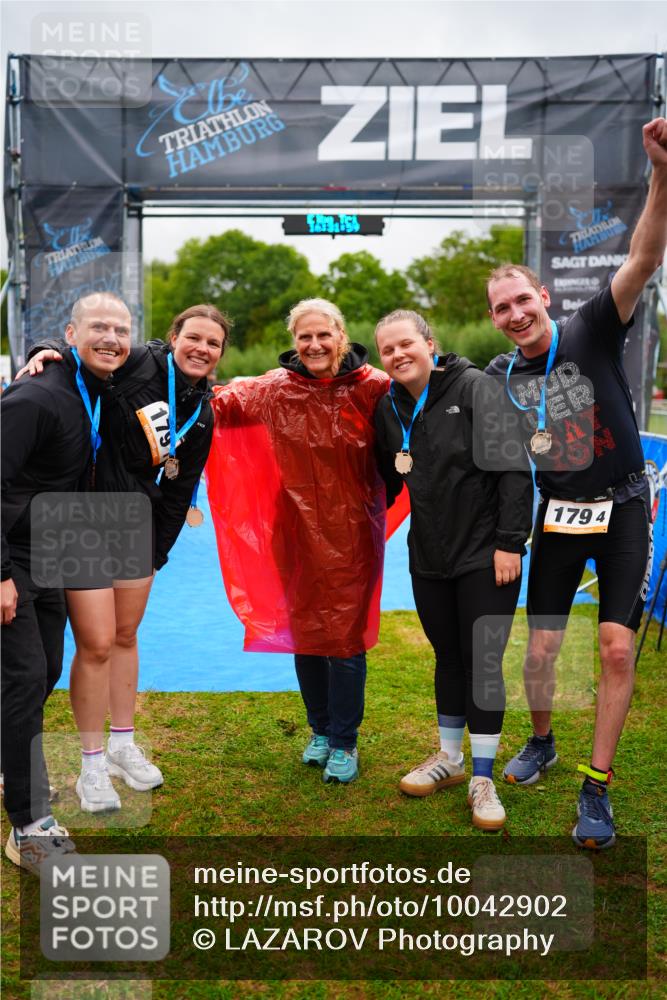 30.08.2026 - Elbe Triathlon Hamburg LAZAROV Photography http://msf.ph/oto/10042902 30.08.2026 16:31:59 Ziel  meine-sportfotos.de