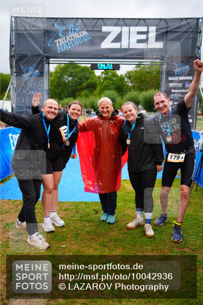 30.08.2026 - Elbe Triathlon Hamburg LAZAROV Photography http://msf.ph/oto/10042936 30.08.2026 16:32:00 Ziel  meine-sportfotos.de