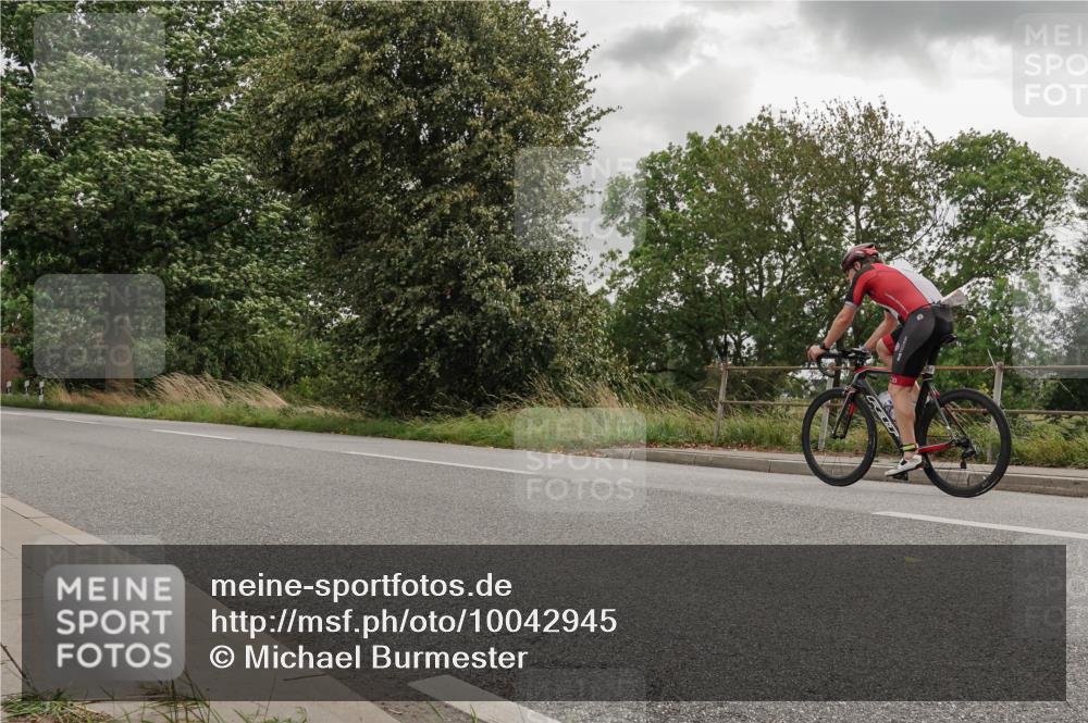 30.08.2026 - Elbe Triathlon Hamburg Michael Burmester http://msf.ph/oto/10042945 30.08.2026 14:51:06 Radfahren  meine-sportfotos.de