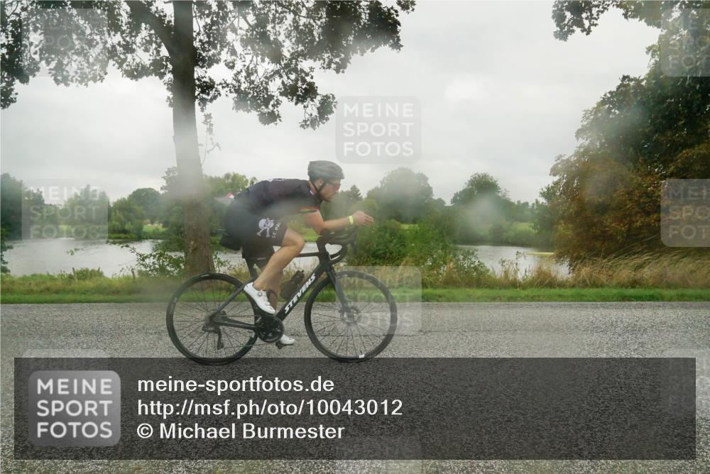 30.08.2026 - Elbe Triathlon Hamburg Michael Burmester http://msf.ph/oto/10043012 30.08.2026 08:57:56 Radfahren 230, 240, 295, 347, 366 meine-sportfotos.de