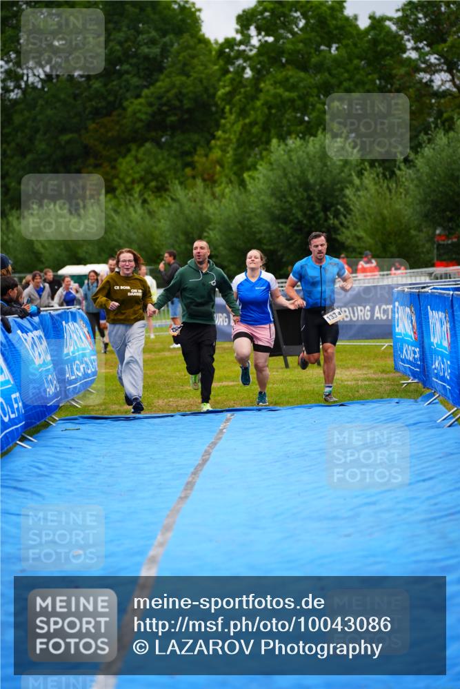30.08.2026 - Elbe Triathlon Hamburg LAZAROV Photography http://msf.ph/oto/10043086 30.08.2026 16:33:38 Ziel  meine-sportfotos.de