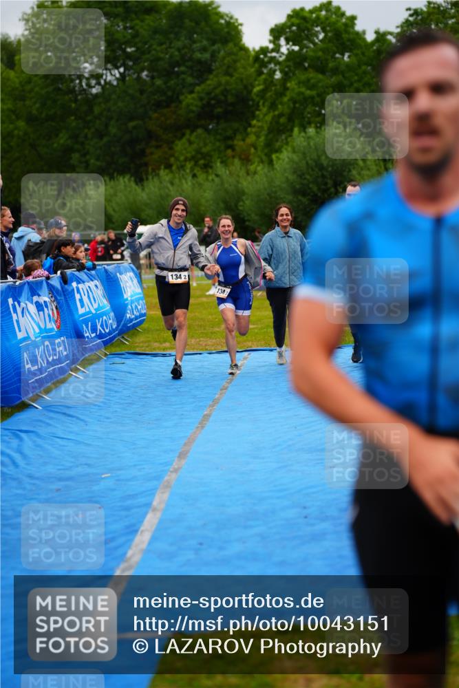 30.08.2026 - Elbe Triathlon Hamburg LAZAROV Photography http://msf.ph/oto/10043151 30.08.2026 16:33:44 Ziel  meine-sportfotos.de