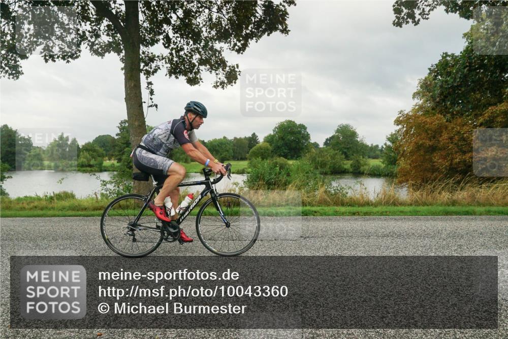 30.08.2026 - Elbe Triathlon Hamburg Michael Burmester http://msf.ph/oto/10043360 30.08.2026 09:02:01 Radfahren 281, 319 meine-sportfotos.de