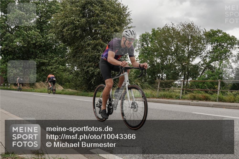 30.08.2026 - Elbe Triathlon Hamburg Michael Burmester http://msf.ph/oto/10043366 30.08.2026 14:53:51 Radfahren  meine-sportfotos.de