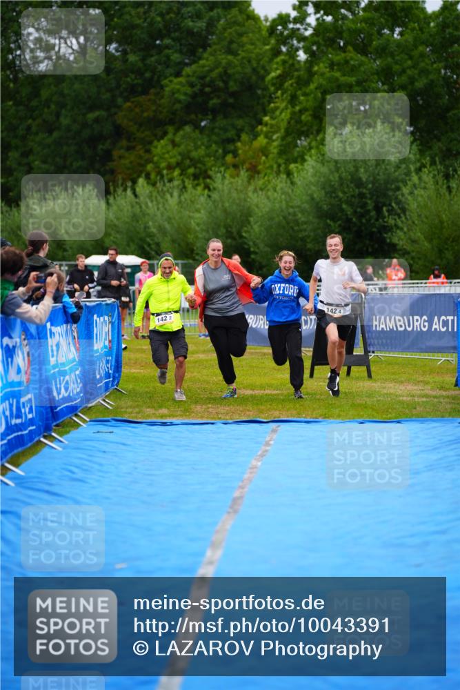 30.08.2026 - Elbe Triathlon Hamburg LAZAROV Photography http://msf.ph/oto/10043391 30.08.2026 16:35:29 Ziel  meine-sportfotos.de