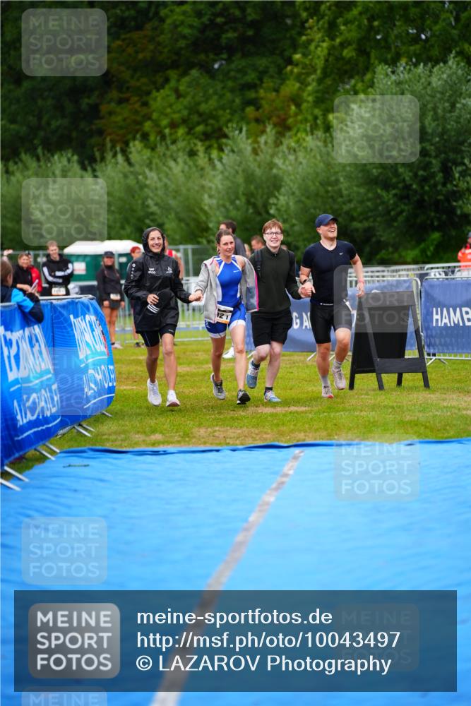 30.08.2026 - Elbe Triathlon Hamburg LAZAROV Photography http://msf.ph/oto/10043497 30.08.2026 16:37:22 Ziel  meine-sportfotos.de