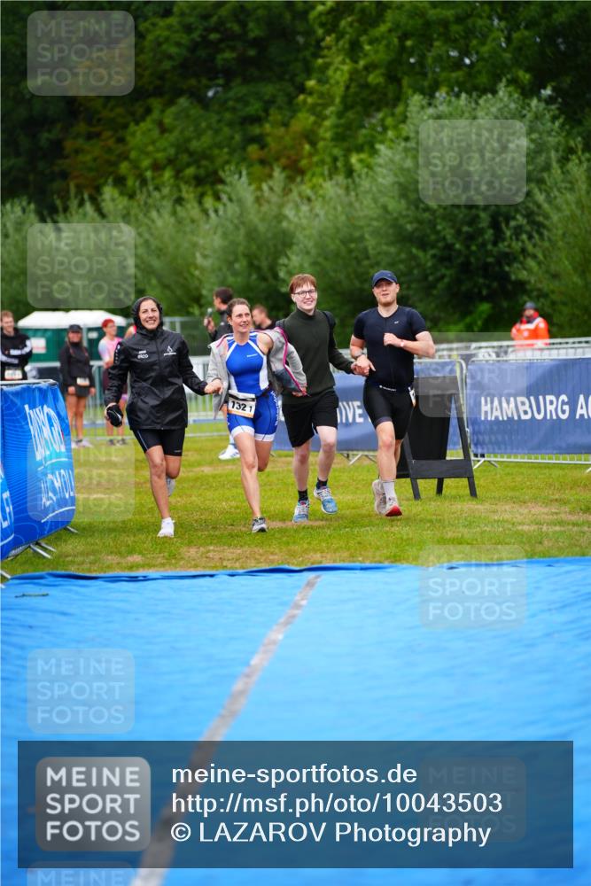 30.08.2026 - Elbe Triathlon Hamburg LAZAROV Photography http://msf.ph/oto/10043503 30.08.2026 16:37:22 Ziel  meine-sportfotos.de