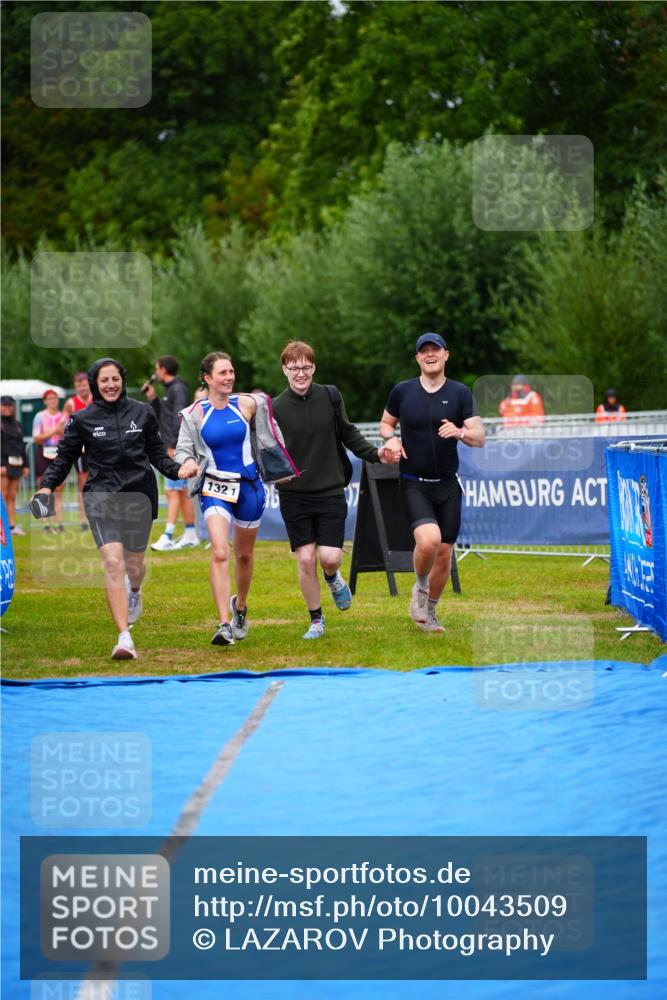 30.08.2026 - Elbe Triathlon Hamburg LAZAROV Photography http://msf.ph/oto/10043509 30.08.2026 16:37:23 Ziel  meine-sportfotos.de