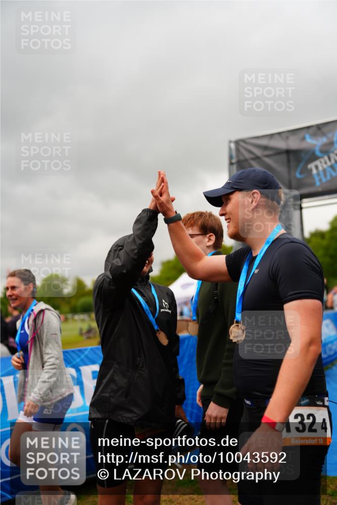 30.08.2026 - Elbe Triathlon Hamburg LAZAROV Photography http://msf.ph/oto/10043592 30.08.2026 16:37:55 Ziel  meine-sportfotos.de