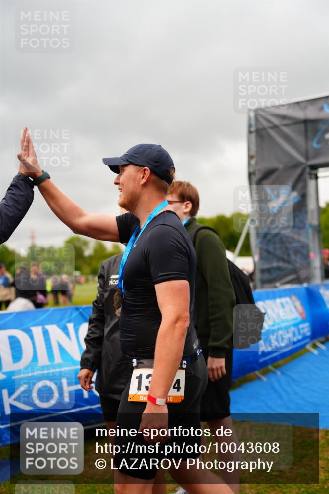 30.08.2026 - Elbe Triathlon Hamburg LAZAROV Photography http://msf.ph/oto/10043608 30.08.2026 16:37:55 Ziel  meine-sportfotos.de