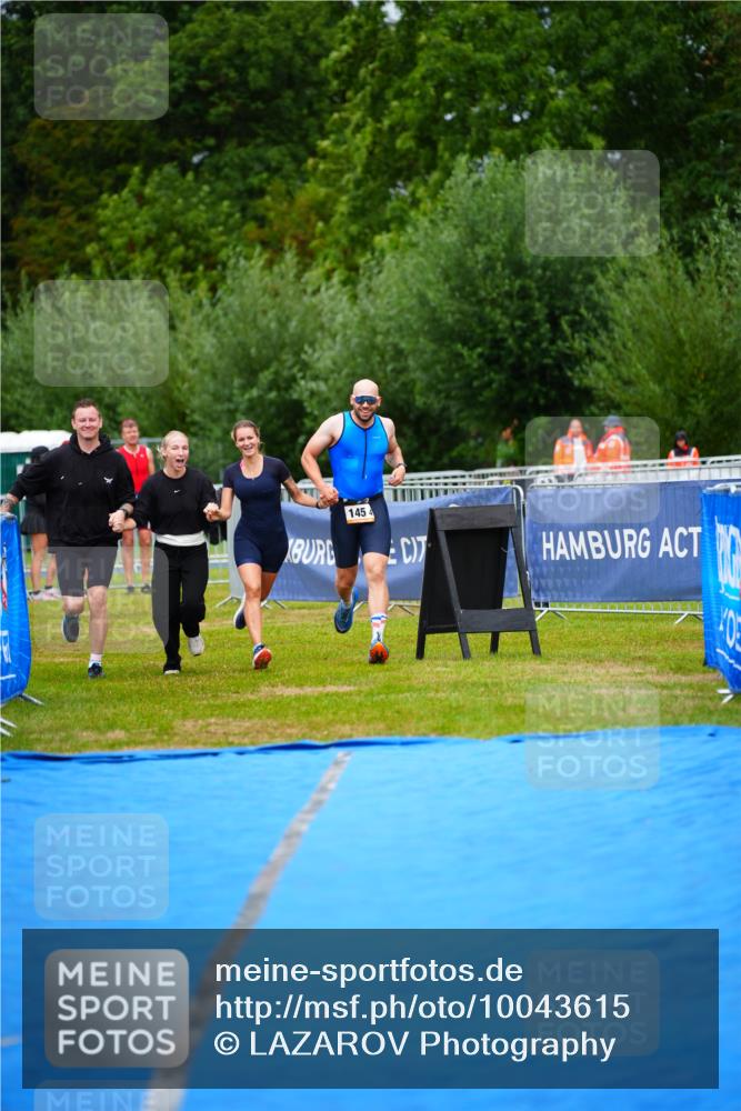 30.08.2026 - Elbe Triathlon Hamburg LAZAROV Photography http://msf.ph/oto/10043615 30.08.2026 16:38:29 Ziel  meine-sportfotos.de