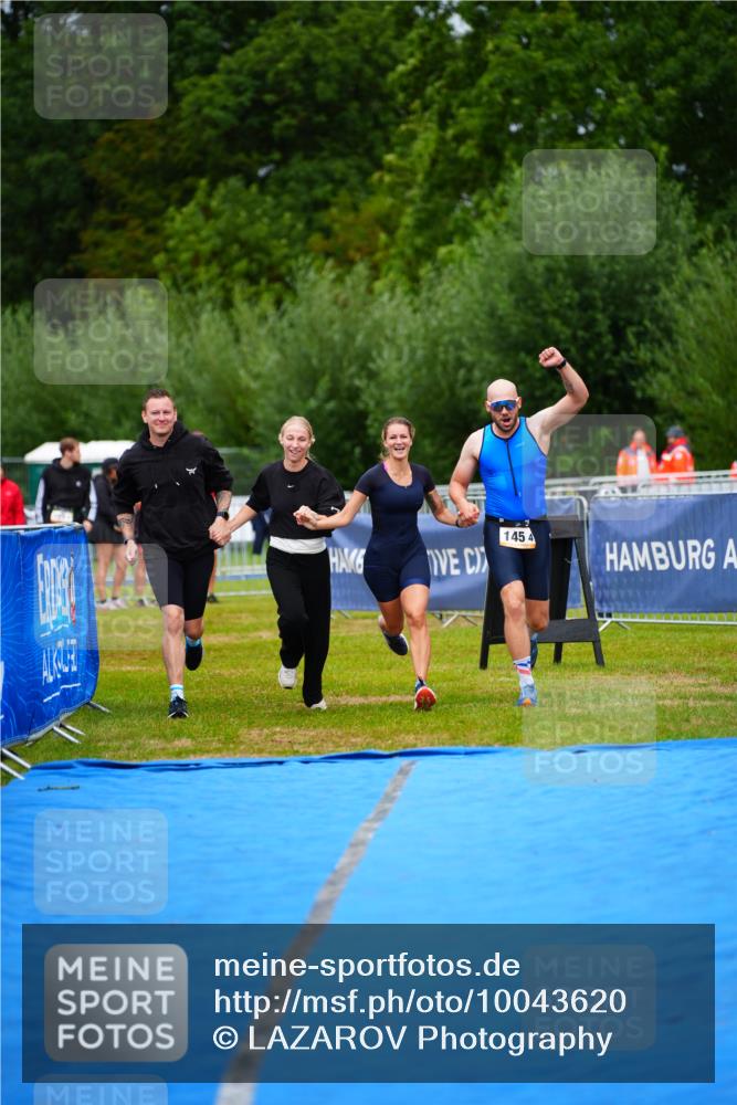 30.08.2026 - Elbe Triathlon Hamburg LAZAROV Photography http://msf.ph/oto/10043620 30.08.2026 16:38:30 Ziel  meine-sportfotos.de