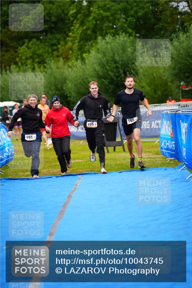 30.08.2026 - Elbe Triathlon Hamburg LAZAROV Photography http://msf.ph/oto/10043745 30.08.2026 16:38:59 Ziel  meine-sportfotos.de