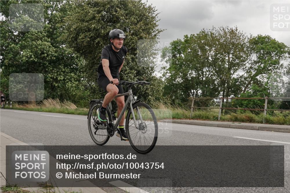 30.08.2026 - Elbe Triathlon Hamburg Michael Burmester http://msf.ph/oto/10043754 30.08.2026 14:56:31 Radfahren  meine-sportfotos.de