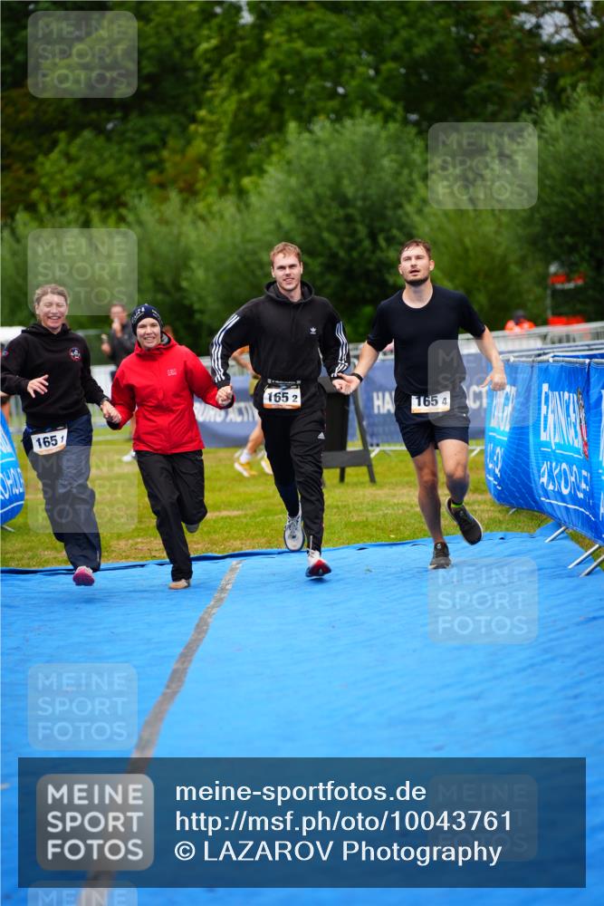 30.08.2026 - Elbe Triathlon Hamburg LAZAROV Photography http://msf.ph/oto/10043761 30.08.2026 16:38:59 Ziel  meine-sportfotos.de