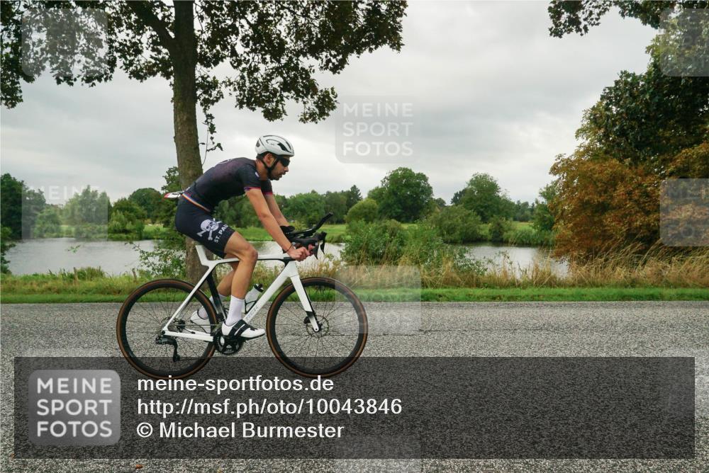 30.08.2026 - Elbe Triathlon Hamburg Michael Burmester http://msf.ph/oto/10043846 30.08.2026 09:06:32 Radfahren 320 meine-sportfotos.de