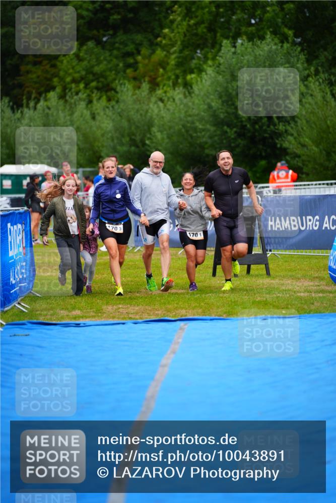 30.08.2026 - Elbe Triathlon Hamburg LAZAROV Photography http://msf.ph/oto/10043891 30.08.2026 16:39:34 Ziel  meine-sportfotos.de