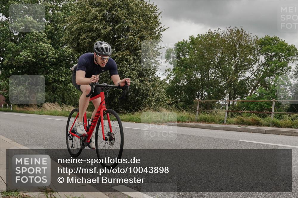 30.08.2026 - Elbe Triathlon Hamburg Michael Burmester http://msf.ph/oto/10043898 30.08.2026 14:57:55 Radfahren  meine-sportfotos.de