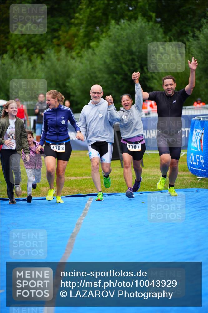 30.08.2026 - Elbe Triathlon Hamburg LAZAROV Photography http://msf.ph/oto/10043929 30.08.2026 16:39:36 Ziel  meine-sportfotos.de