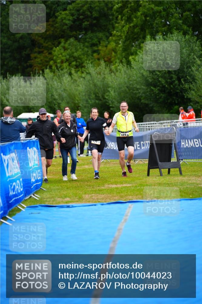 30.08.2026 - Elbe Triathlon Hamburg LAZAROV Photography http://msf.ph/oto/10044023 30.08.2026 16:40:24 Ziel  meine-sportfotos.de