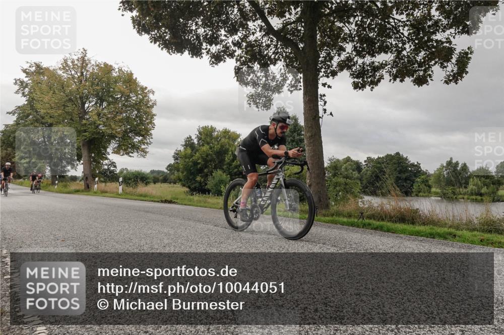 30.08.2026 - Elbe Triathlon Hamburg Michael Burmester http://msf.ph/oto/10044051 30.08.2026 09:21:54 Radfahren 199, 289, 352, 441, 458, 496, 525, 533, 642, 1897 meine-sportfotos.de