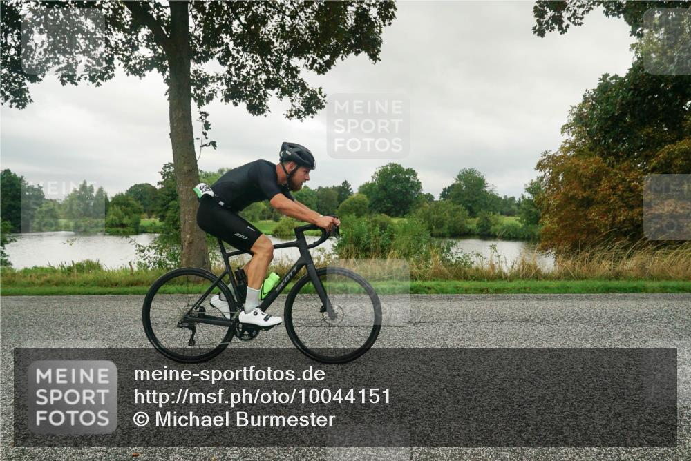 30.08.2026 - Elbe Triathlon Hamburg Michael Burmester http://msf.ph/oto/10044151 30.08.2026 09:10:10 Radfahren 182, 399, 428, 1895 meine-sportfotos.de
