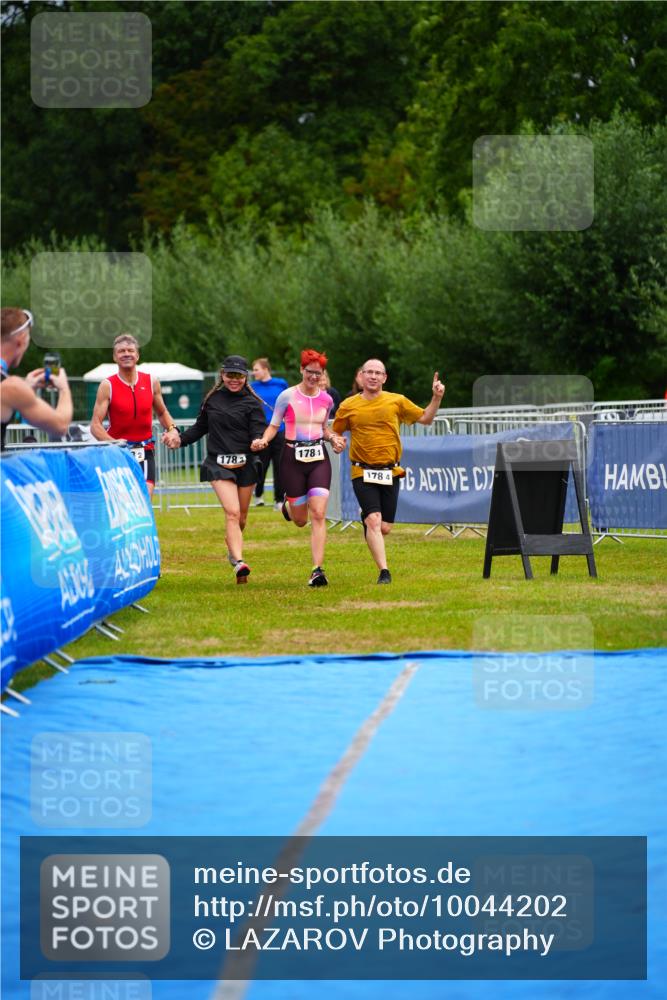 30.08.2026 - Elbe Triathlon Hamburg LAZAROV Photography http://msf.ph/oto/10044202 30.08.2026 16:42:16 Ziel  meine-sportfotos.de