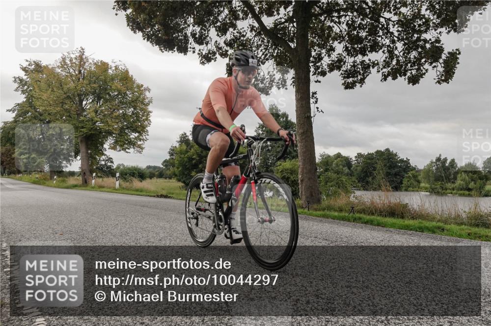 30.08.2026 - Elbe Triathlon Hamburg Michael Burmester http://msf.ph/oto/10044297 30.08.2026 09:22:56 Radfahren 254, 413, 462, 472 meine-sportfotos.de