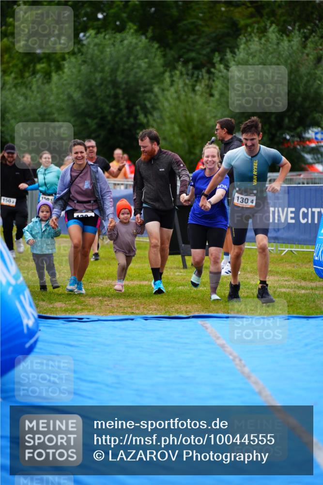 30.08.2026 - Elbe Triathlon Hamburg LAZAROV Photography http://msf.ph/oto/10044555 30.08.2026 16:45:11 Ziel  meine-sportfotos.de