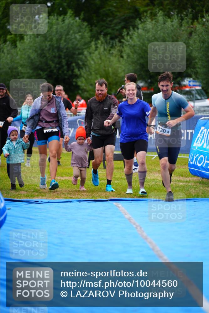 30.08.2026 - Elbe Triathlon Hamburg LAZAROV Photography http://msf.ph/oto/10044560 30.08.2026 16:45:12 Ziel  meine-sportfotos.de