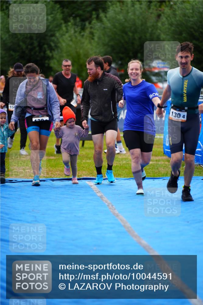 30.08.2026 - Elbe Triathlon Hamburg LAZAROV Photography http://msf.ph/oto/10044591 30.08.2026 16:45:13 Ziel  meine-sportfotos.de