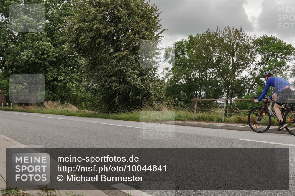 30.08.2026 - Elbe Triathlon Hamburg Michael Burmester http://msf.ph/oto/10044641 30.08.2026 15:08:33 Radfahren  meine-sportfotos.de