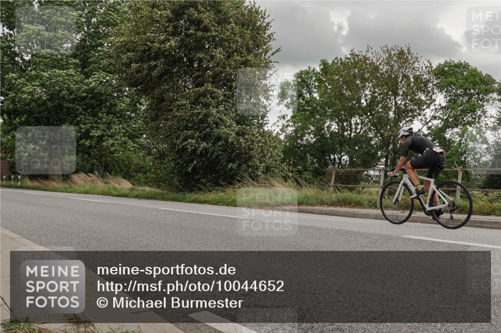 30.08.2026 - Elbe Triathlon Hamburg Michael Burmester http://msf.ph/oto/10044652 30.08.2026 15:09:10 Radfahren  meine-sportfotos.de
