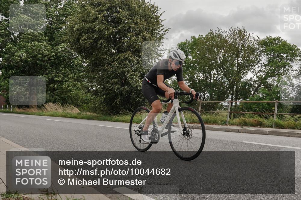 30.08.2026 - Elbe Triathlon Hamburg Michael Burmester http://msf.ph/oto/10044682 30.08.2026 15:10:29 Radfahren  meine-sportfotos.de