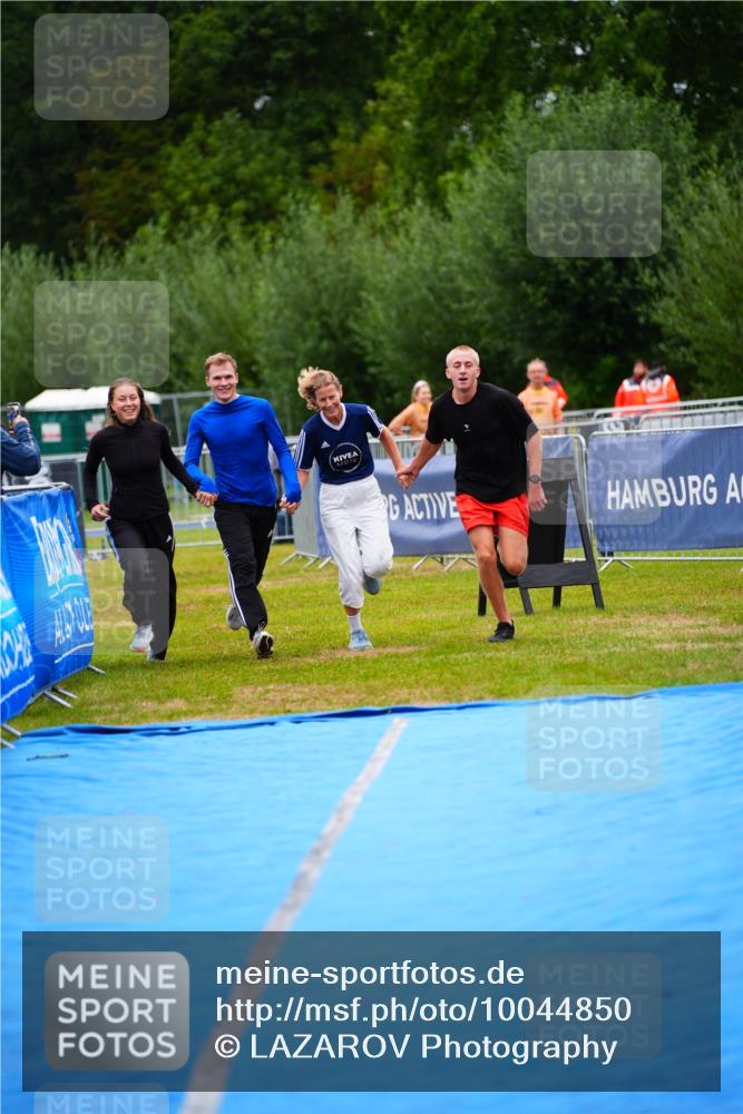 30.08.2026 - Elbe Triathlon Hamburg LAZAROV Photography http://msf.ph/oto/10044850 30.08.2026 16:47:03 Ziel  meine-sportfotos.de