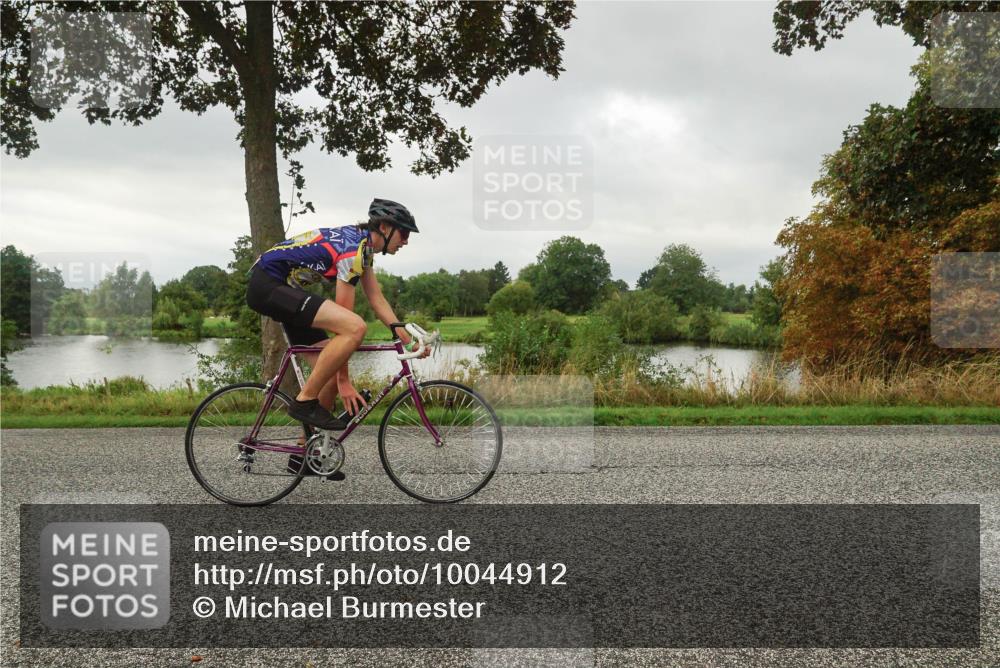 30.08.2026 - Elbe Triathlon Hamburg Michael Burmester http://msf.ph/oto/10044912 30.08.2026 09:14:47 Radfahren 211, 260, 414, 425, 438, 532, 534 meine-sportfotos.de