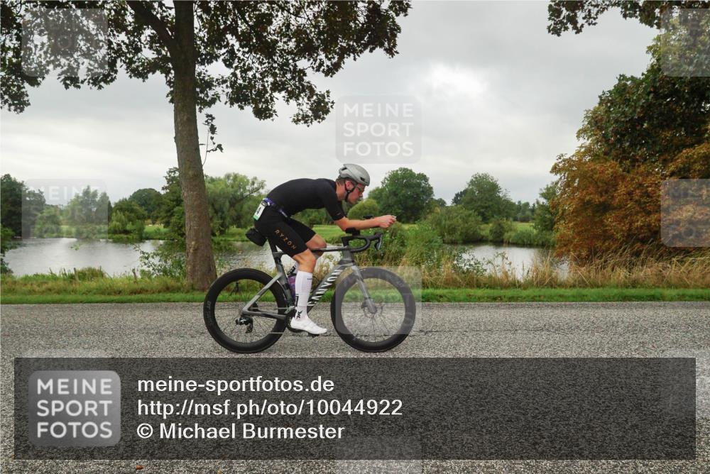 30.08.2026 - Elbe Triathlon Hamburg Michael Burmester http://msf.ph/oto/10044922 30.08.2026 09:14:49 Radfahren 211, 260, 274, 414, 425, 438, 532, 534 meine-sportfotos.de