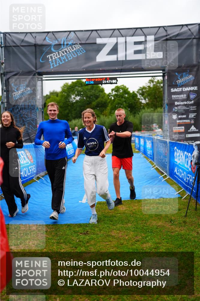30.08.2026 - Elbe Triathlon Hamburg LAZAROV Photography http://msf.ph/oto/10044954 30.08.2026 16:47:08 Ziel  meine-sportfotos.de