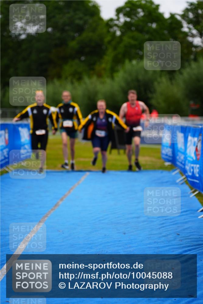 30.08.2026 - Elbe Triathlon Hamburg LAZAROV Photography http://msf.ph/oto/10045088 30.08.2026 16:50:07 Ziel  meine-sportfotos.de