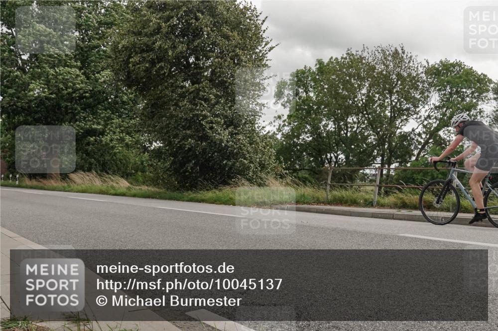 30.08.2026 - Elbe Triathlon Hamburg Michael Burmester http://msf.ph/oto/10045137 30.08.2026 15:22:05 Radfahren  meine-sportfotos.de