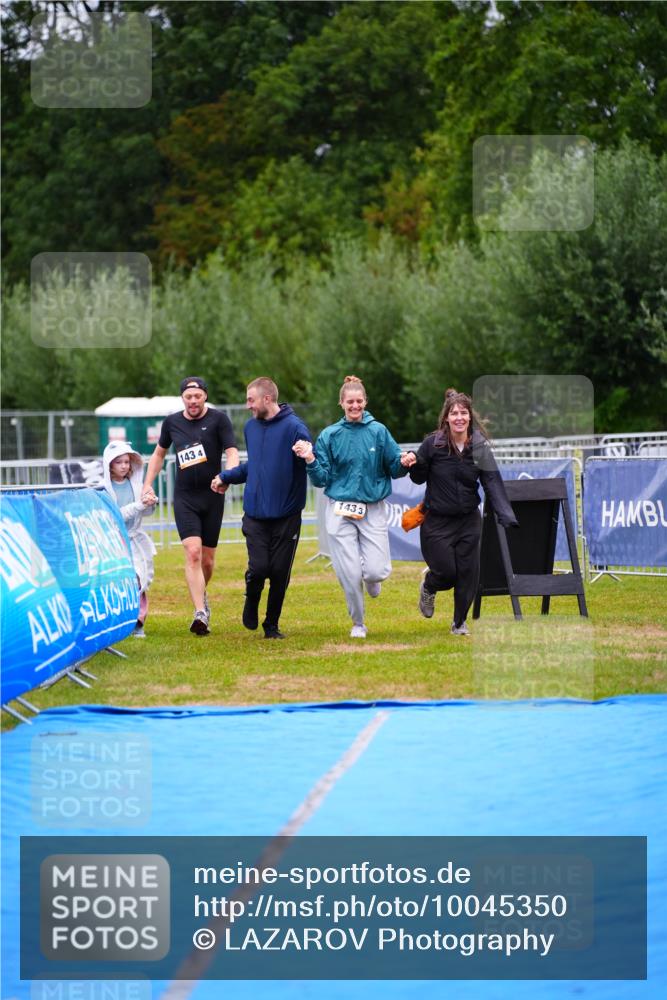 30.08.2026 - Elbe Triathlon Hamburg LAZAROV Photography http://msf.ph/oto/10045350 30.08.2026 17:02:10 Ziel  meine-sportfotos.de
