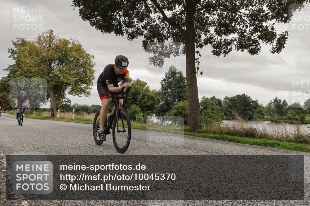 30.08.2026 - Elbe Triathlon Hamburg Michael Burmester http://msf.ph/oto/10045370 30.08.2026 09:27:27 Radfahren 324, 325, 464, 526, 556, 665 meine-sportfotos.de