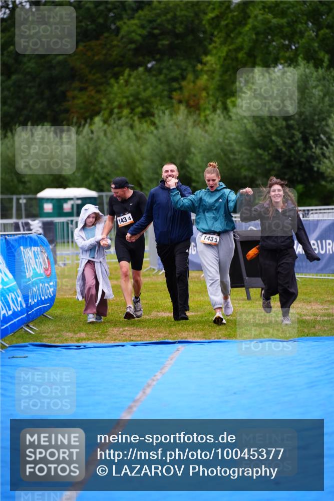 30.08.2026 - Elbe Triathlon Hamburg LAZAROV Photography http://msf.ph/oto/10045377 30.08.2026 17:02:12 Ziel  meine-sportfotos.de