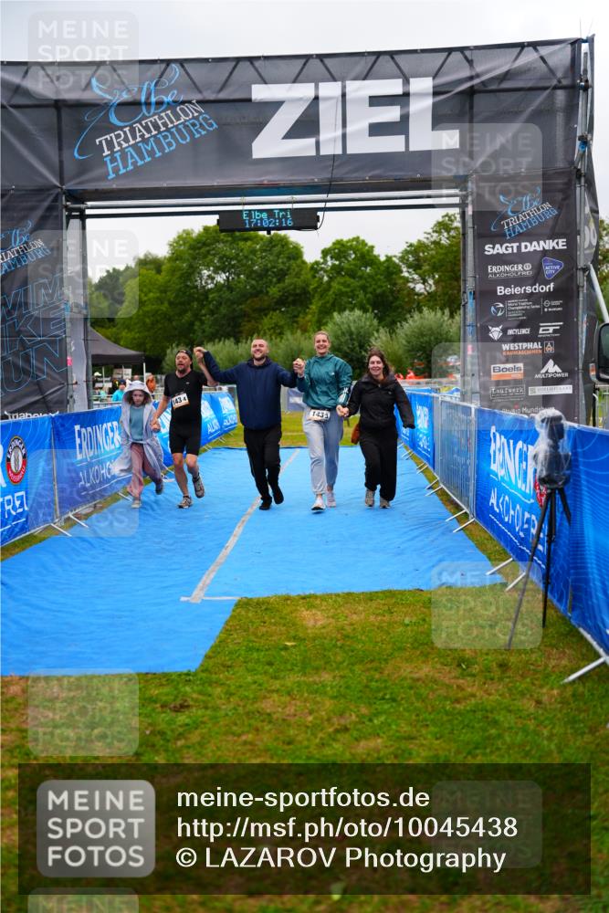 30.08.2026 - Elbe Triathlon Hamburg LAZAROV Photography http://msf.ph/oto/10045438 30.08.2026 17:02:16 Ziel  meine-sportfotos.de